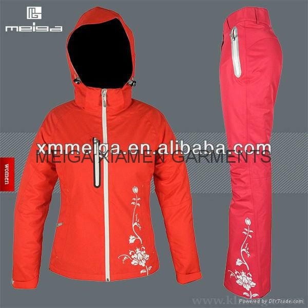 Lady colorful ski snow suits 