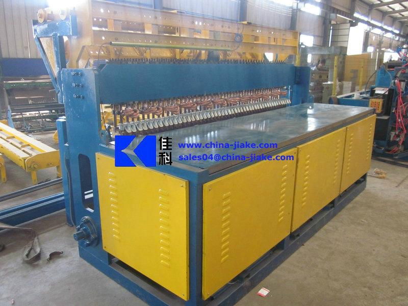 Semi-automatic welded wire mesh fence machine 2