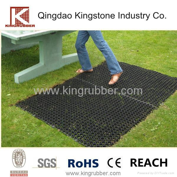  heavy duty rubber mat with many drainage hole