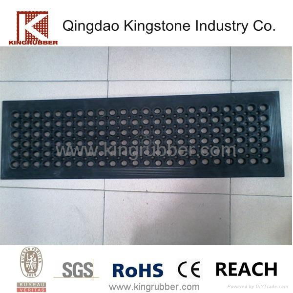 Anti-slip rubber stair mat