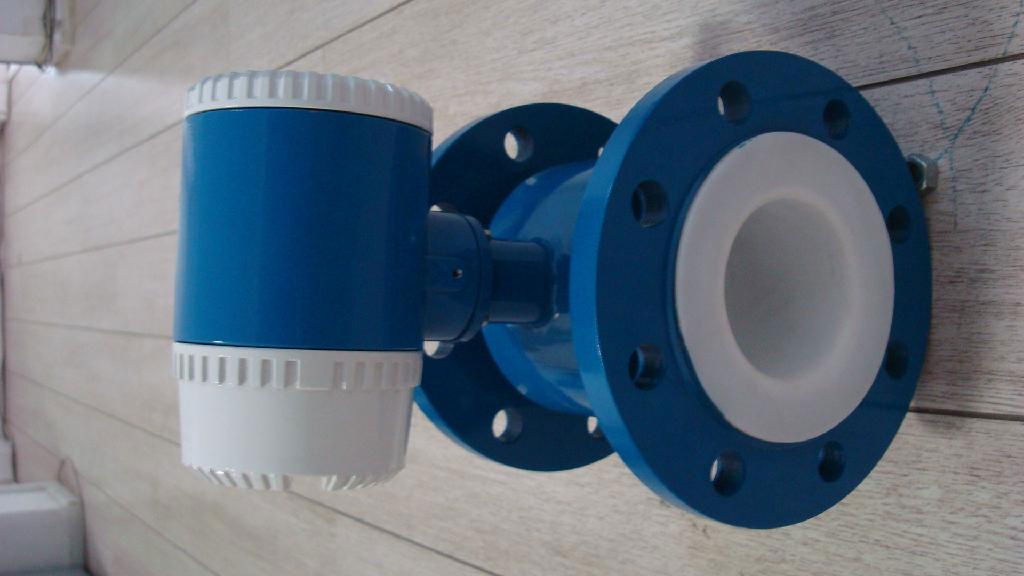 Digital Electromagnetic water flow meter 4