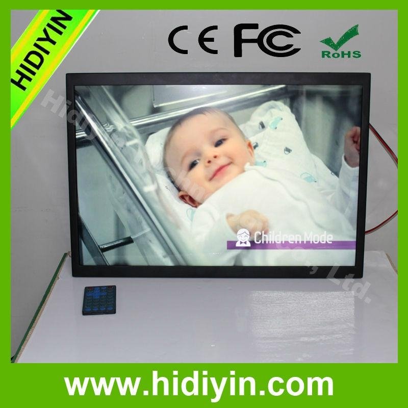 22 inch TFT Type and Indoor Application LCD Bus Video Advertising Player 2