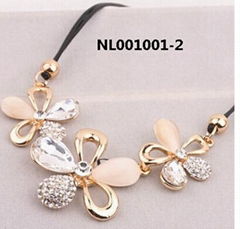 fashion necklace