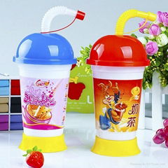 Cartoon plastic cup with printed anaiml milky tea and juice suit cup with lid