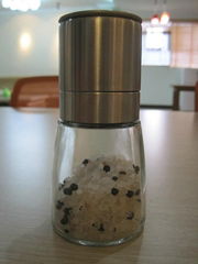 Glass pepper grinder 