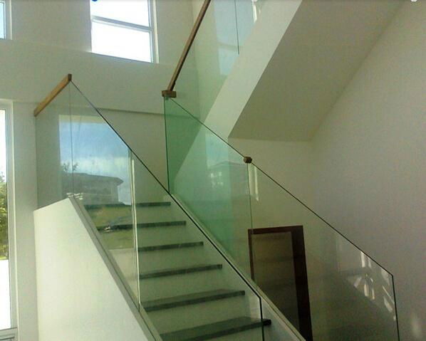  Handrails Tempered  laminated glass 4