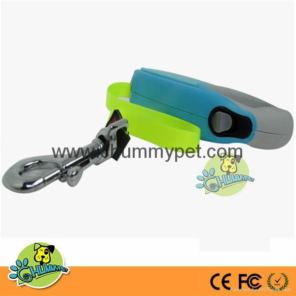Retractable dog leash with waste bag 4