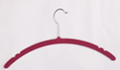 Shirt hanger with shoulder notches 