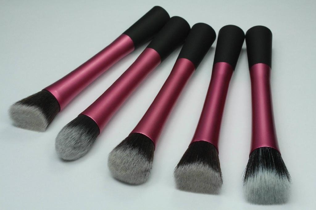 synthetic hair cosmetic brush 4