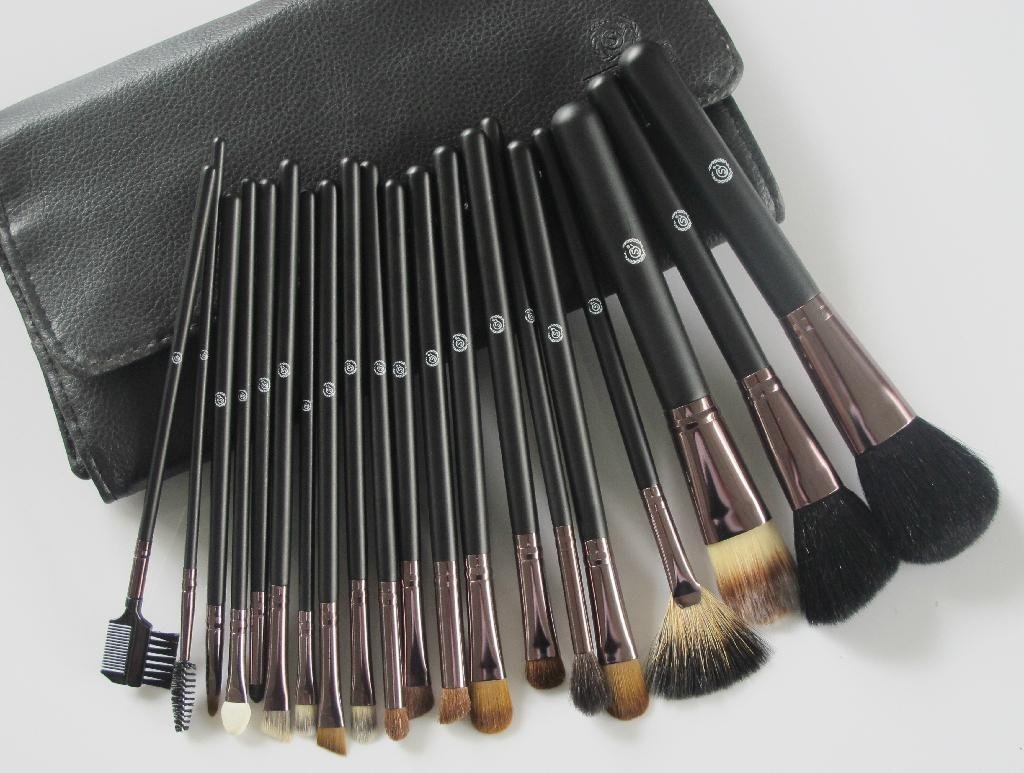 Hot Sale! Free Shipping 20 pcs Brown makeup brushes Make up Kit Makeup Set With 