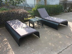 outdoor rattan chaise lounge