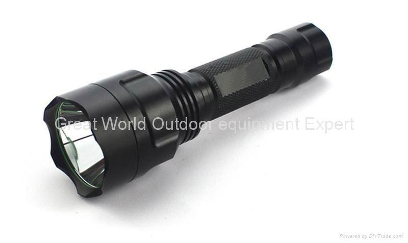 High Quality CREE XRE R2 LED Flashlight with 18650 Battery and Charger 2