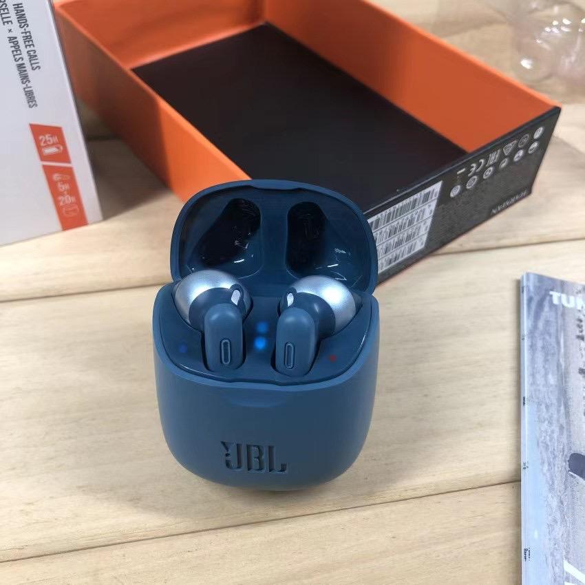 JBL Tune 225TWS True Wireless Earbud Headphones 4