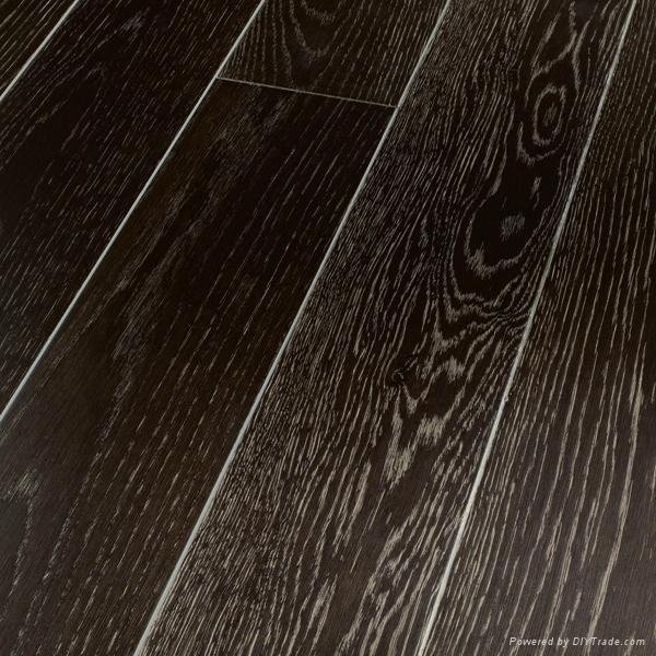 White washed gray oak wood flooring  3