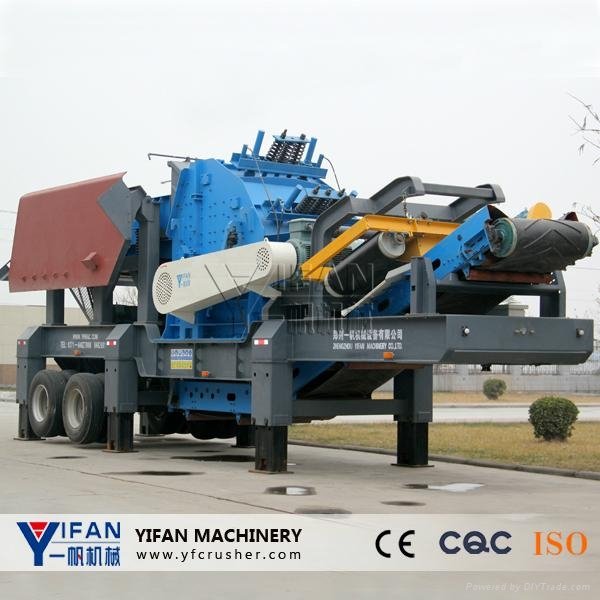 Mobile crushing and screening plant 4