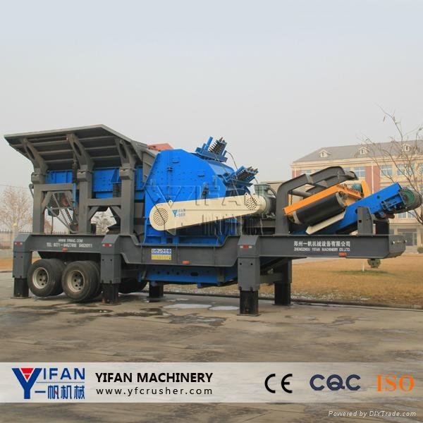 Mobile crushing and screening plant 3