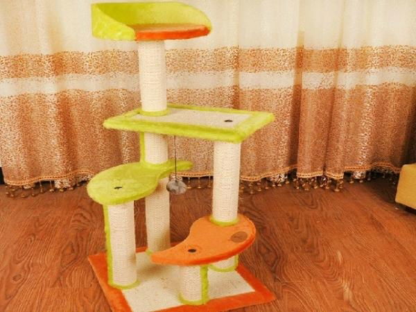 Large 4 layer cat tree scratching post with climbing tower