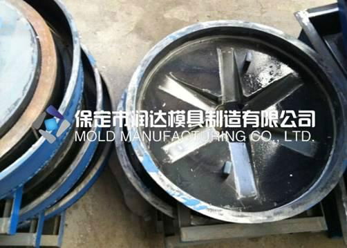 Supply mold foe making manhole covers