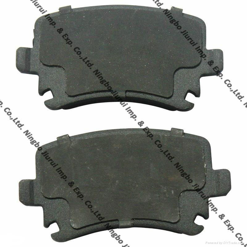 8213-D1108 Rear Disc Brake Pad for Volkswagen