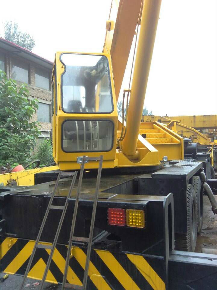 Japan used Tadano TL-250E 25t crane 2