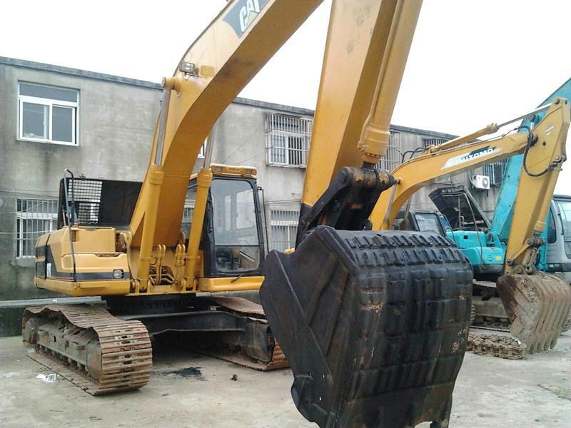 US used CAT 320B crawler excavator 4