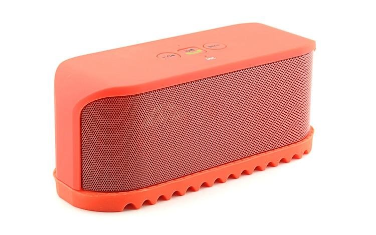 2014 new arrival silicone case bluetooth speaker  4
