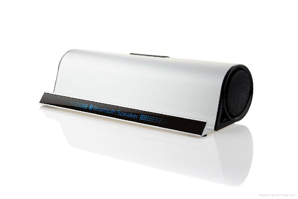 Bluetooth speaker with power bank in and docking station for mobiles 2