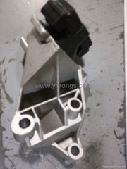 Engine mounting 