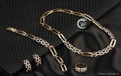 New 18 k Gold black punctation austrian Crystal Jewelry Set