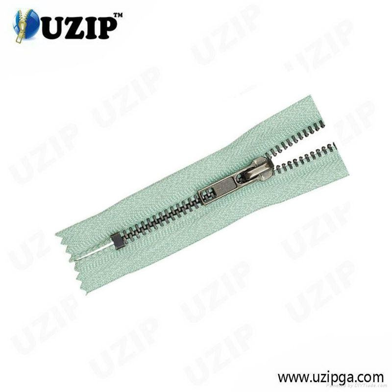 No.5 Closed Ended Metal Zipper with Slider 2