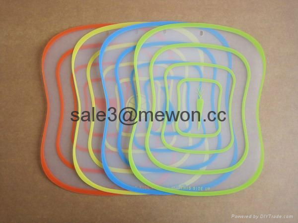 Transparent cutting mat with non-slip function 3