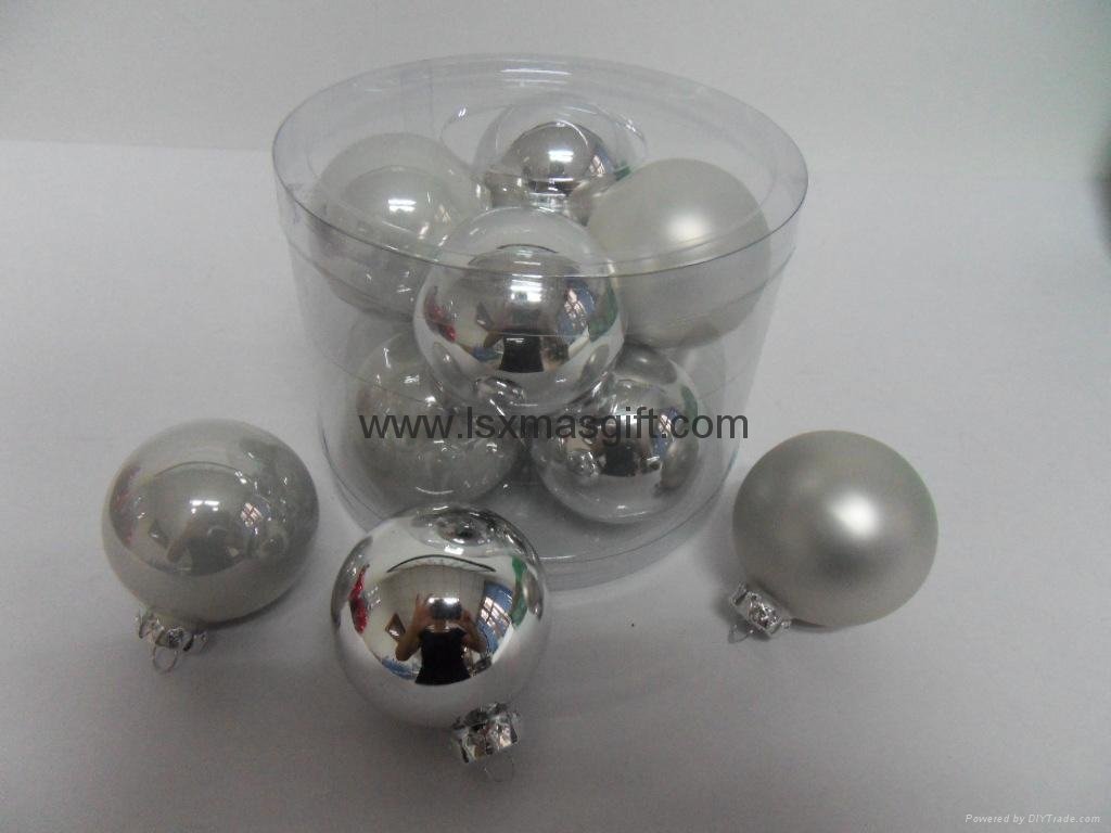 Frosted Glass Baubles For Christmas Holiday 4