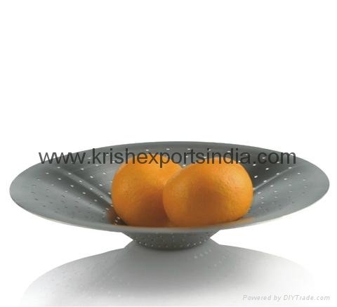 Fruit Bowl with a Base and round holes