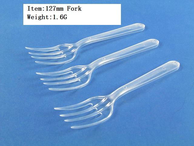 Disposable Plastic Tableware 2