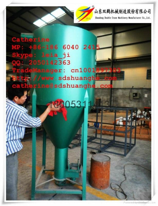 animal feed crusher and mixer machine for farm use  4