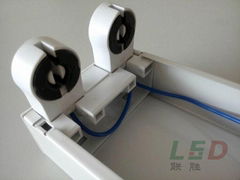 Double tube fluorescent lamp bracket