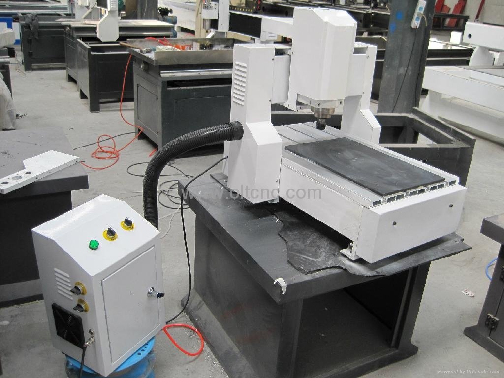 360*360mm mini CNC engraving and cutting router machine with 1.5kw  2