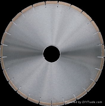 Silent core saw blade