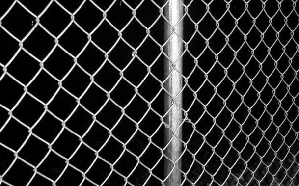 Building a chain link fence 3