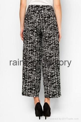 Ladies Clothing Supplier Black Pattern Print Flared Pants  3