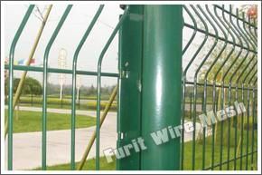 Welded mesh fence