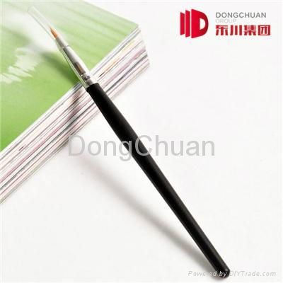 Eyeliner Brush 4