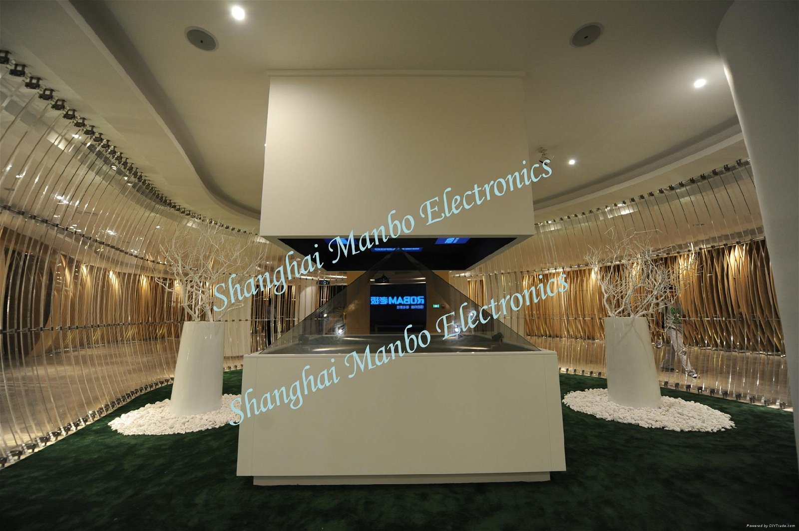 360 Degrees 3D Holographic Display Show case 4