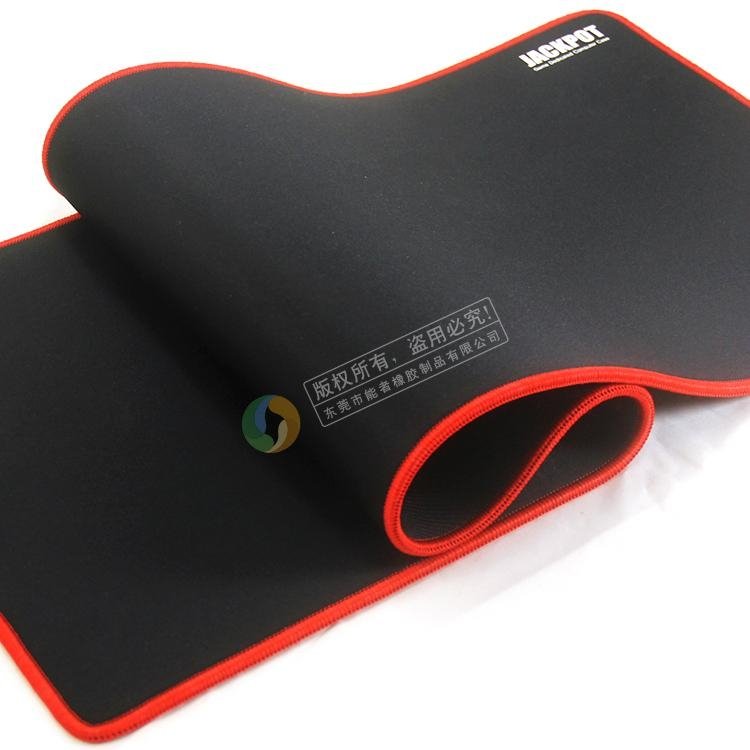 Best mouse pads for branded computer peripherals 4