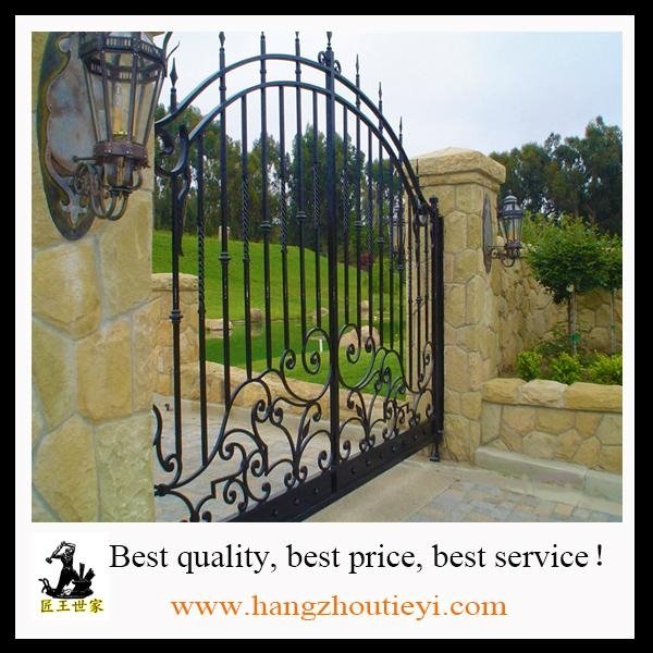 Elegant Wrought Iron double Gate With Spear On Top