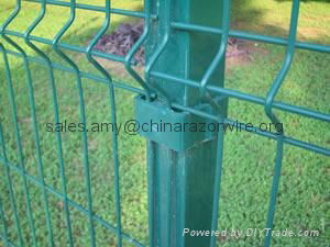 Galvanized Welded Wire Mesh Fence 3
