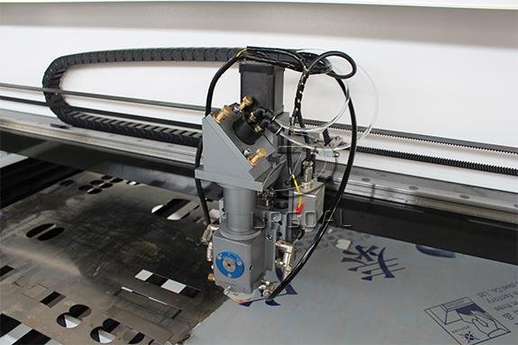 Equipped with metal&non-metal laser cutting head. Stainless steel, carbon steel, acrylic and wood can be cut. 