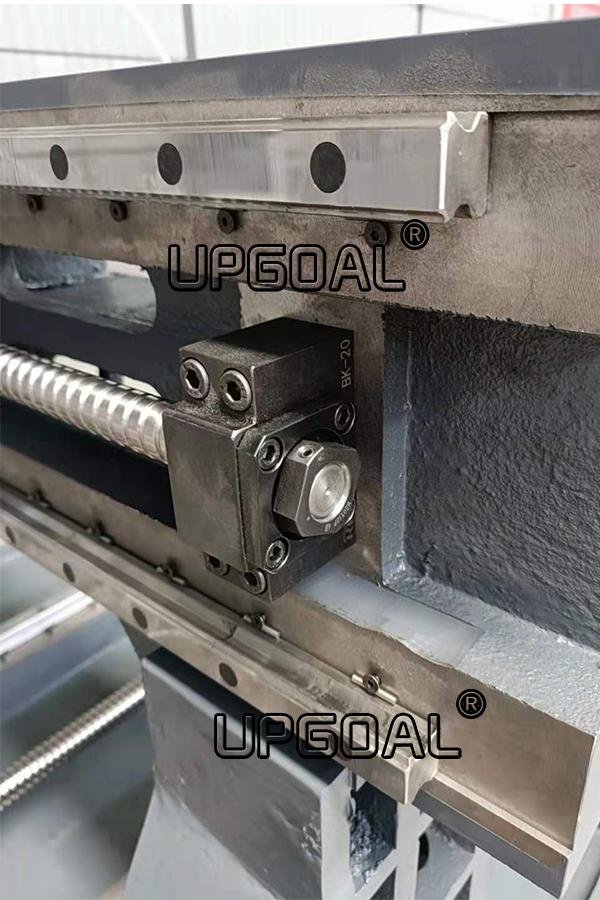 .Equipped with  Hiwin Taiwan linear square guide rail for XYZ-axis, effectively improved the precision.    4.Three axis with precision grinding TBI lead ball screw transmission ensure the engraving speed and accuracy.