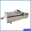 Whole cast aluminum vacuum table with adsorption felt, ensuring the machine stablity. 