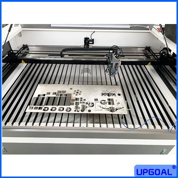 600W Live Focus Mixed Metal Non Metal Co2 Laser Cutting Machine 1300*900mm 4